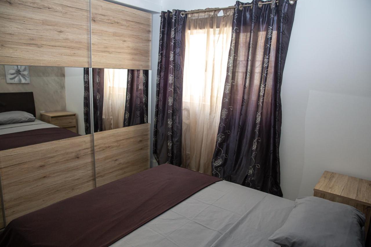 Dolmen Court Flat 10, Qawra Daire St. Paul's Bay Dış mekan fotoğraf