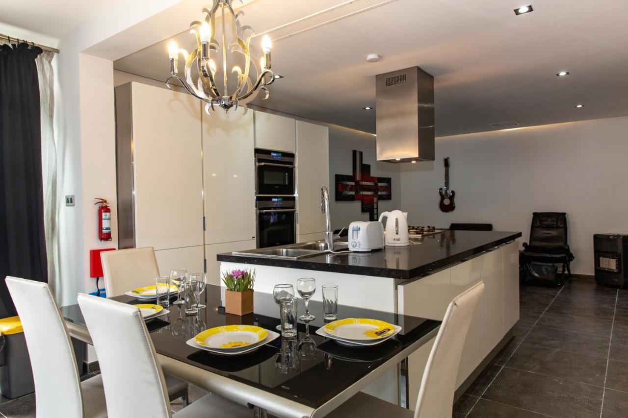 Dolmen Court Flat 10, Qawra Daire St. Paul's Bay Dış mekan fotoğraf