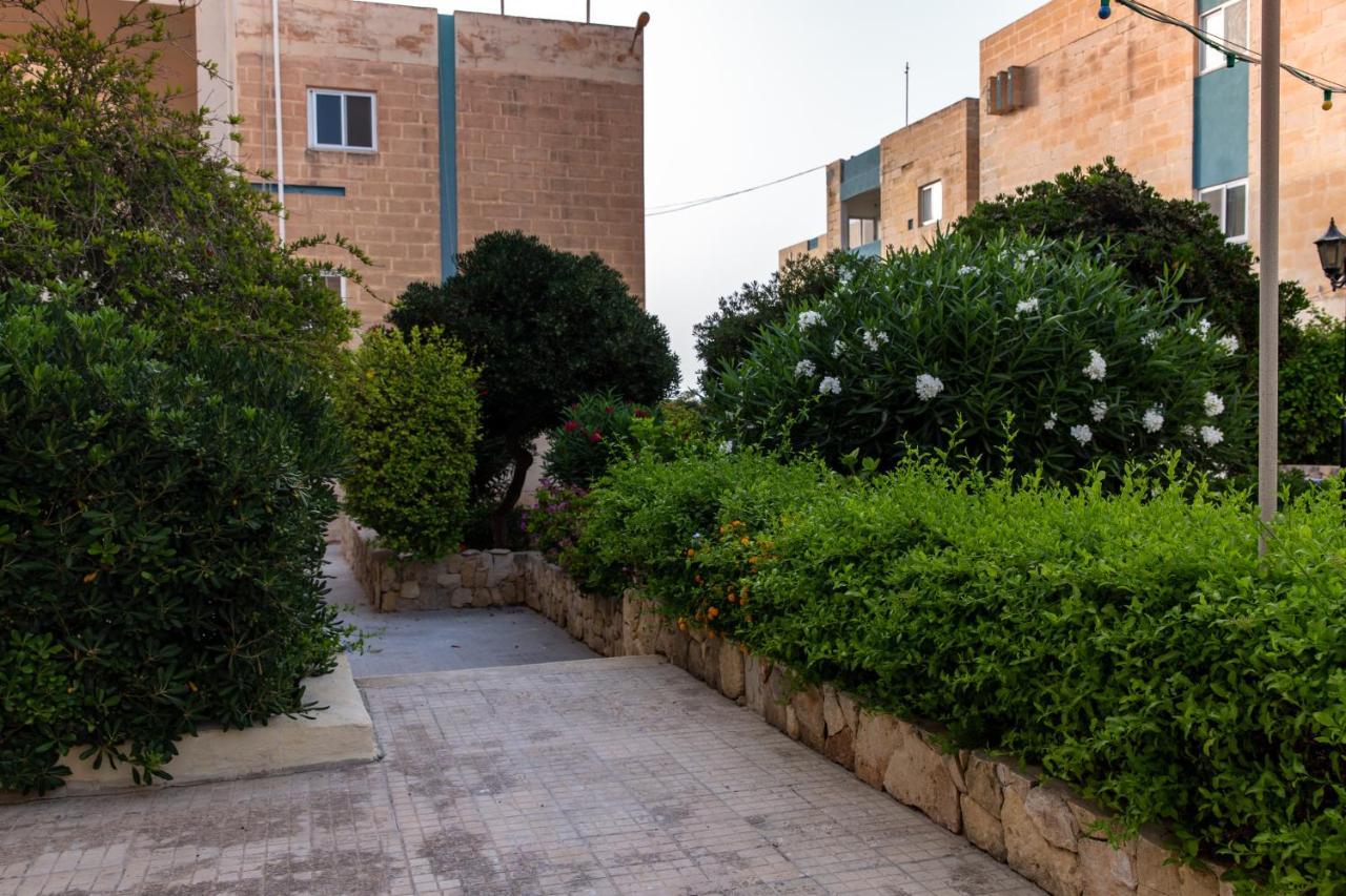 Dolmen Court Flat 10, Qawra Daire St. Paul's Bay Dış mekan fotoğraf