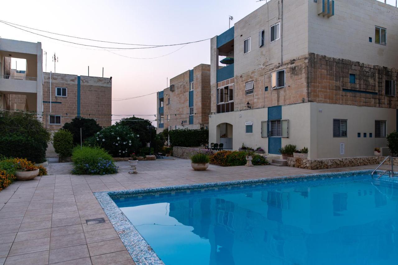 Dolmen Court Flat 10, Qawra Daire St. Paul's Bay Dış mekan fotoğraf